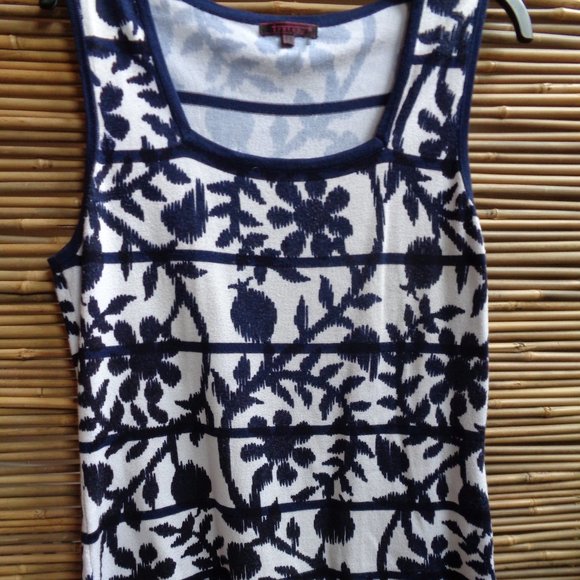 Fontana Arte | Tops | Navy White Knit Shell | Poshmark